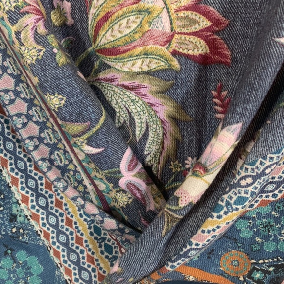 One World Live and Let Live Boho Floral Women’s Size S Knotted Front Hi Low Top - Picture 5 of 15